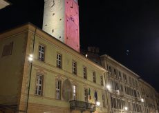 La Guida - La Torre Civica di Cuneo illuminata di rosa per la ricerca