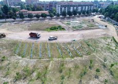 La Guida - Sette artisti decorano la staccionata del cantiere del Parco Parri