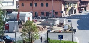 La Guida - Il nuovo monumento in piazza Martiri fa discutere i verzuolesi