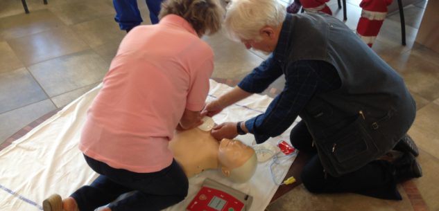 La Guida - Busca: un corso per imparare ad usare il defibrillatore