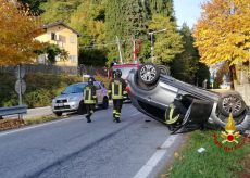 La Guida - Auto si cappotta a Mondovì