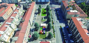 La Guida - Fermata bus in piazza Europa per il servizio verso il cimitero