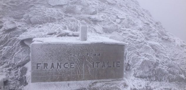 La Guida - Nevica sul versante francese, chiude il Colle dell’Agnello