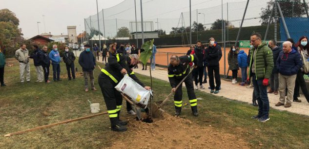 La Guida - Cinque alberi per ricordare i “ragazzi delle stelle”