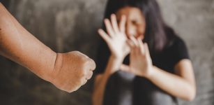 La Guida - Picchiava la convivente, anche quando aveva in braccio la bimba