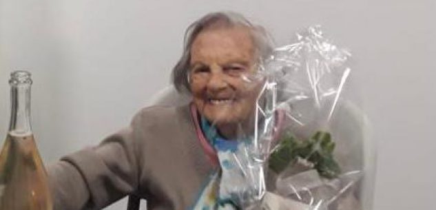 La Guida - A Cherasco si festeggiano i 102 anni di Norina Deandreis