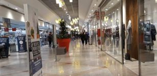 Bonus di 2.000 euro per gli esercizi di vendita all’interno dei centri commerciali La Guida - Bonus di 2.000 euro per gli esercizi di vendita all’interno dei centri commerciali