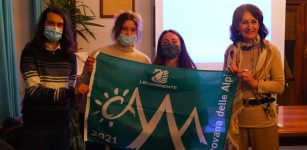 La Guida - Bandiera Verde di Legambiente a quattro giovani della Valle Stura