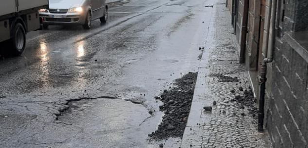 La Guida - Centallo, gravi danni al manto sulla strada per Savigliano