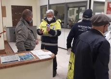 La Guida - Volontari della Protezione Civile per il pre-triage all’ingresso dell’Asl