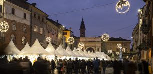 La Guida - Savigliano, Incantevole Natale con l’accensione delle luminarie