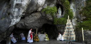 La Guida - Pellegrinaggio a Lourdes e Nimes