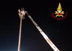 La Guida - Intervento dei Vigili del fuoco per un palo di illuminazione