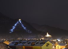 La Guida - Bernezzo illumina l’albero sulla collina il giorno dell’Immacolata