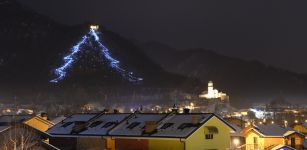Bernezzo illumina l’albero sulla collina il giorno dell’Immacolata La Guida - Bernezzo illumina l’albero sulla collina il giorno dell’Immacolata