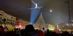 La Guida - Il funambolo Oliver Zimmermann ha inaugurato IllumiNatale (video)