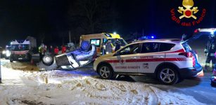 La Guida - Auto fuori strada a Melle, in gravi condizioni il conducente
