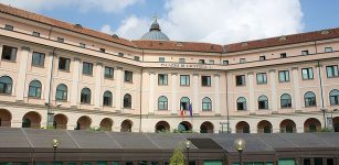 Il rapinatore ferito dal gioielliere di Grinzane patteggia 4 anni e 10 mesi La Guida - Il rapinatore ferito dal gioielliere di Grinzane patteggia 4 anni e 10 mesi