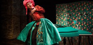 La Guida - Sedici spettacoli per la nuova stagione di Santibriganti Teatro