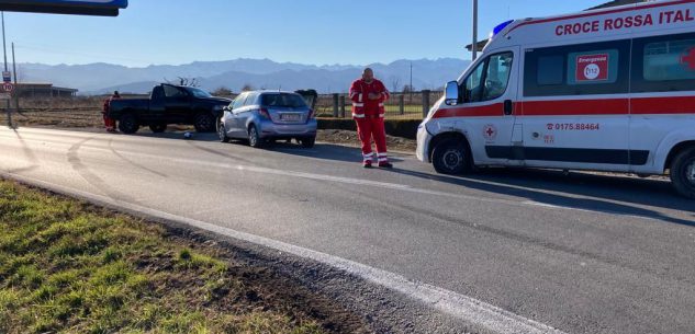 La Guida - Incidente tra due auto e un’ambulanza tra Busca e Caraglio