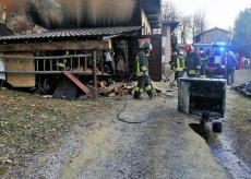 La Guida - Incendio di una tettoia a Robilante, intervento dei Vigili del fuoco