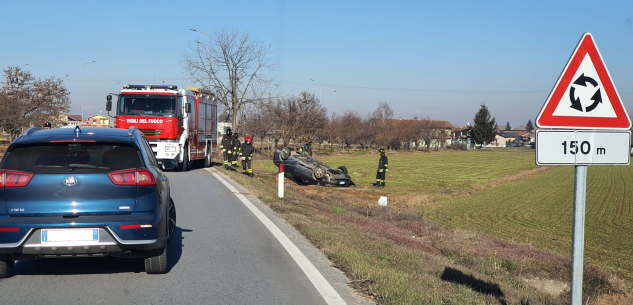 La Guida - Auto fuori strada si ribalta all’ingresso di Tarantasca