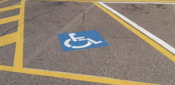 La Guida - Parcheggi per disabili e multe, novità nel Codice della Strada