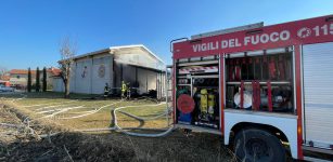 La Guida - Fiamme in un capannone agricolo