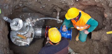 La Guida - Si scava per i lavori alle valvole dell’acquedotto che lasceranno Cuneo senza acqua mercoledì sera