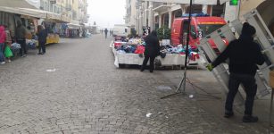 Nebbia e troppo freddo, il mercato di Cuneo finisce prima La Guida - Nebbia e troppo freddo, il mercato di Cuneo finisce prima