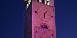 La Guida - Torre Civica illuminata di rosa in omaggio al Giro d’Italia