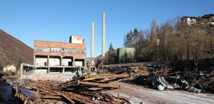 La Guida - Abbattimento della ex-vetreria: giù l’ala nord