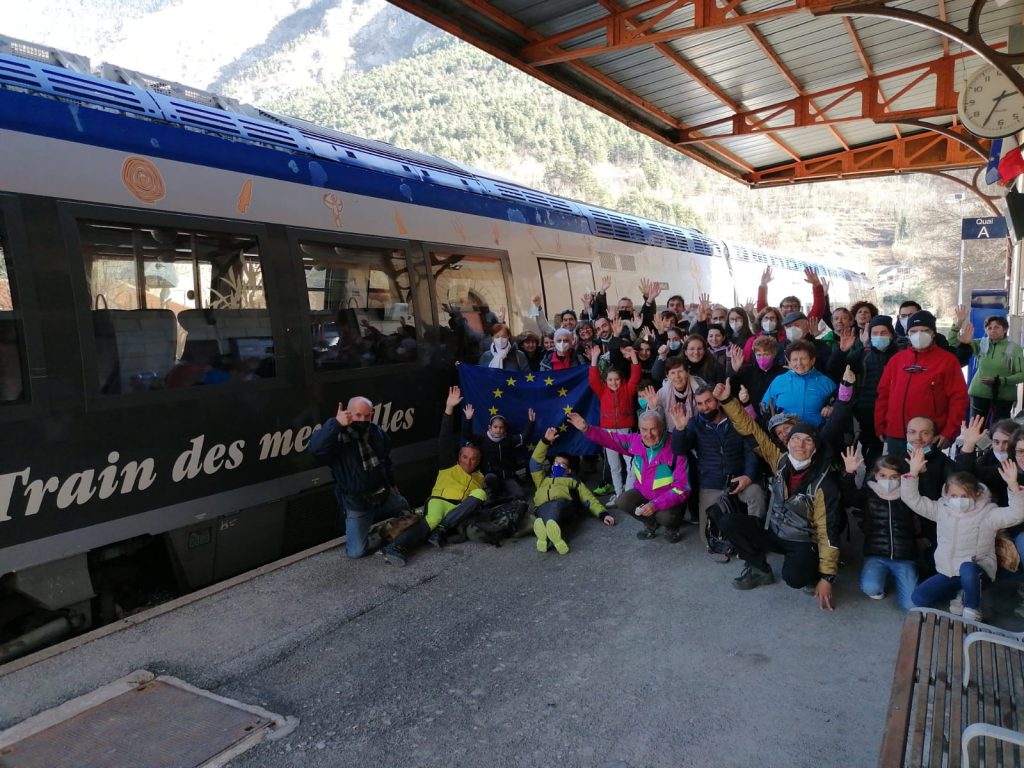 Flashmob alla stazione di Tenda