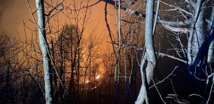 La Guida - Notte di lavoro per spegnere le fiamme sui monti di Sampeyre