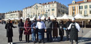 La Guida - Inaugurata la Festa del cioccolato artigianale in piazza Galimberti