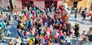 La Guida - Il rogo del Dusu al Carnevale di Caraglio per lasciare il Covid alle spalle – video