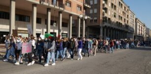 I giovani indicono un nuovo sciopero per il clima La Guida - I giovani indicono un nuovo sciopero per il clima