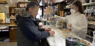 La Guida - Per bere un caffè o mangiare al ristorante all’aperto non servirà più il Green Pass