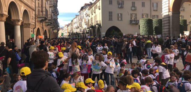 La Guida - Giovani in corteo per il clima