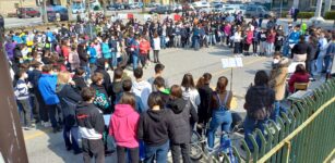 La Guida - Borgo, 300 ragazzi in piazza per la pace