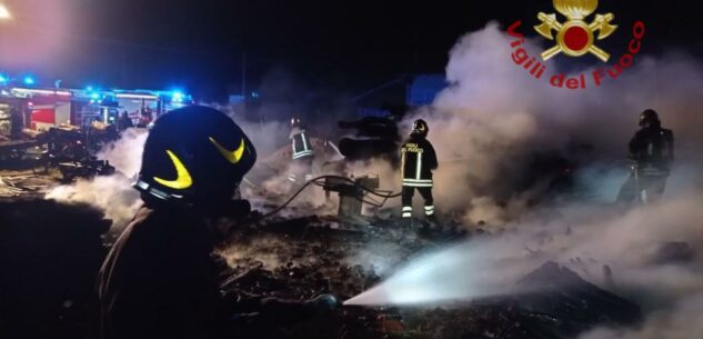 La Guida - Incendio divampa in una legnaia a Costigliole Saluzzo