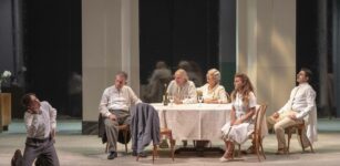 La pazzia di De Filippo in scena al Toselli La Guida - La pazzia di De Filippo in scena al Toselli