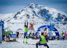 La Guida - Primo campionato italiano di snow volley a Prato Nevoso