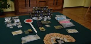 In camera nascondeva oltre 1 kg e mezzo di droga La Guida - In camera nascondeva oltre 1 kg e mezzo di droga