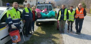 La Guida - Protezione civile con AIB e volontari civili hanno pulito il bordo strada verso la Valle Pesio