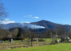 La Guida - Ancora visibile l’incendio sopra Valgrana