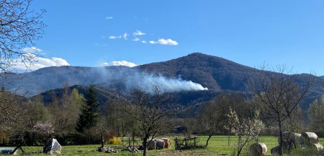 La Guida - Ancora visibile l’incendio sopra Valgrana