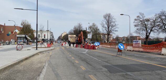 La Guida - Cuneo, spartitraffico in corso Francia