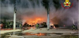 La Guida - Un incendio devasta un capannone agricolo nella notte