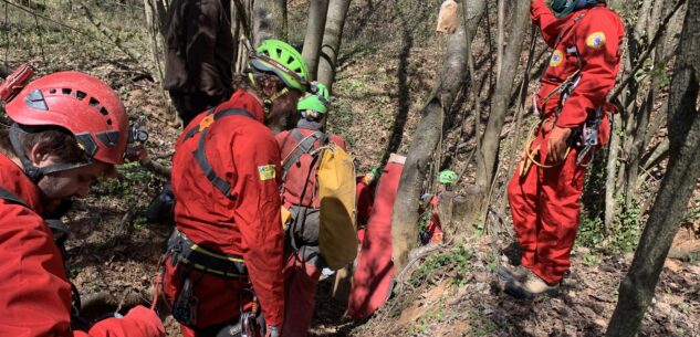 La Guida - Ritrovato morto nell’auto ribaltata nei boschi un giovane tedesco disperso da due giorni